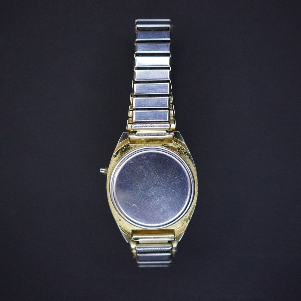 Vintage QUINTEL Digital Watch Quartz Gold Tone Unisex New Battery - Picture 6 of 7